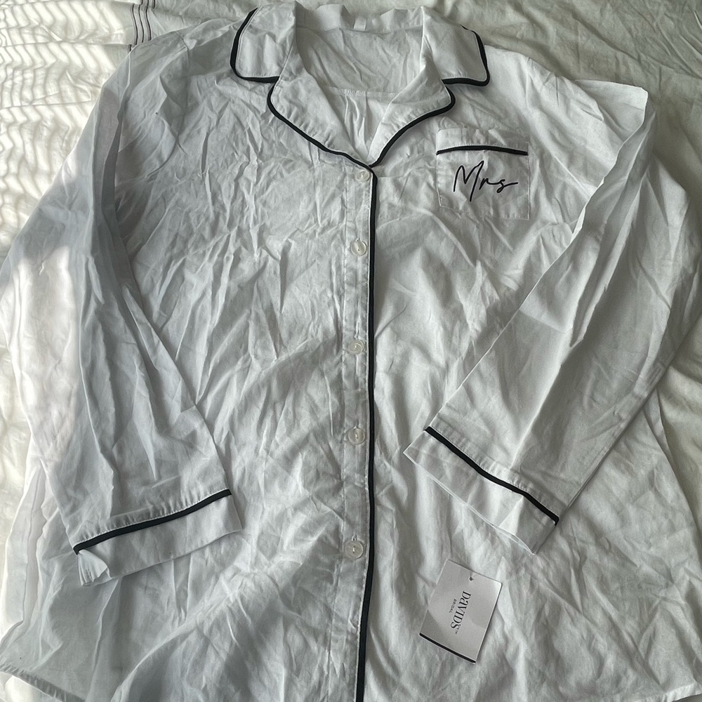 NWT David’s Bridal Mrs sleep shirt